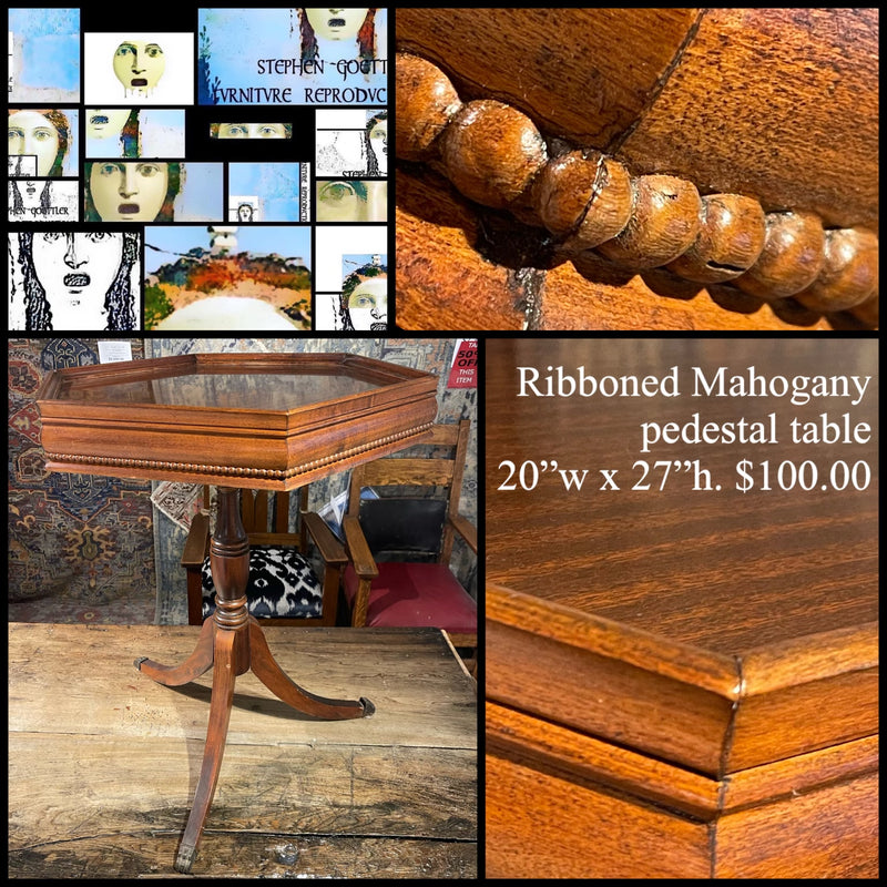 Ribboned Mahogany Pedestal Table