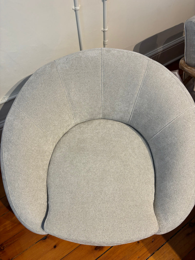 Curated 924 Swivel Chair