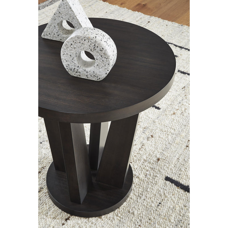 Signature Design by Ashley Chasinfield End Table T458-6 IMAGE 6